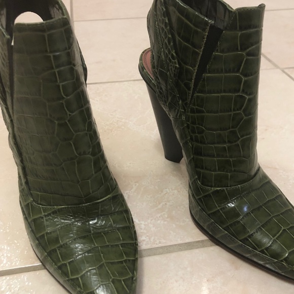 Authentic Derick Lam Classic Shoes - Picture 1 of 6